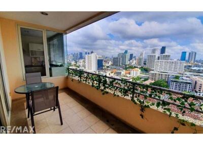 Luxurious 3-Bed Condo with Private Elevator and Panoramic Views in BTS Thong Lo Area
