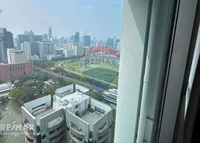 Modern Leasehold Condo 4 Mins from BTS Ratchadamri, Perfect for City Living