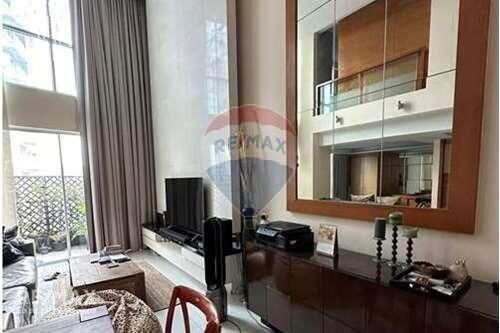 Modern Leasehold Condo 4 Mins from BTS Ratchadamri, Perfect for City Living