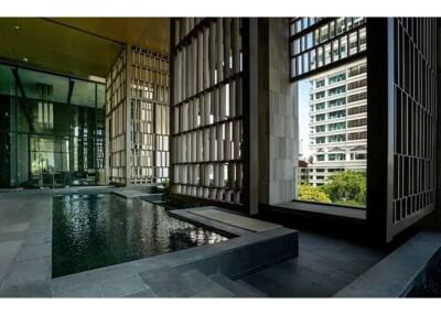 Corner Condo near BTS Thonglor - Unbeatable Price! 5 mins to BTS Phrom Phong