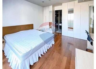 Beautiful Unit in a Pathum Wan Location.