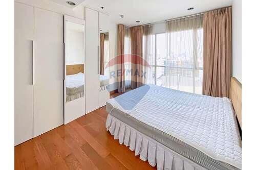 Beautiful Unit in a Pathum Wan Location.