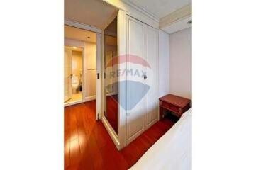 Nice 2beds unit with the park view in a quiet soi.