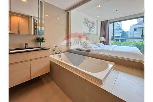 Beautiful 1bed condo for Sale on the soi 49.