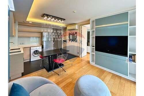 Beautiful 1bed condo for Sale on the soi 49.