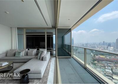 Elegant Riverfront Living: 1BR Condo on 39th Floor at Four Seasons Private Residences