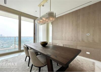 Elegant Riverfront Living: 1BR Condo on 39th Floor at Four Seasons Private Residences