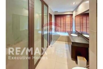 Special 2 beds Condo For Rent in Thong Lor