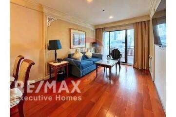 Nice 2beds unit with the park view in a quiet soi.