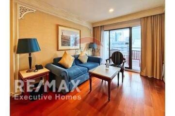 Nice 2beds unit with the park view in a quiet soi.