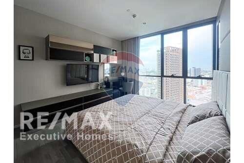 Fully Furnitured Condo near BTS "Phra Khanong".