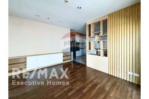 Fully Furnitured Pet Friendly Condo not far from BTS "Thong Lor".