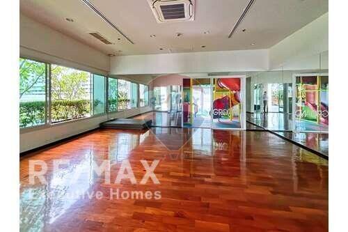 2bed Fully Furnitured Pet Friendly Condo not far from BTS "Thong Lor".