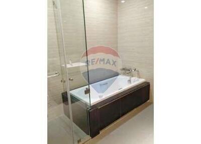 2+1 beds Fully Furnitured pet friendly Condo / BTS PhromPhong