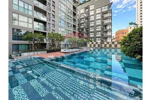 Beautiful condo for rent on the Sukhumvit soi49.