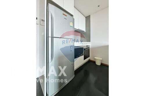 Nice 1bed Fully Furnitured Condo     "".