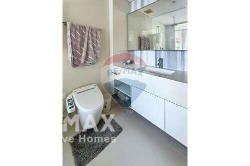 Nice 1bed Fully Furnitured Condo     "".