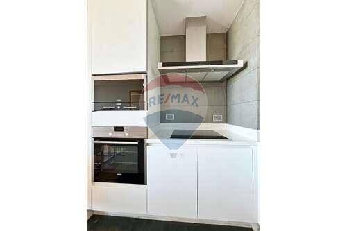 High Floor 2bed Fully Furnitured Unit     "".