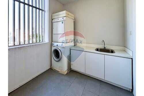 High Floor 2bed Fully Furnitured Unit     "".