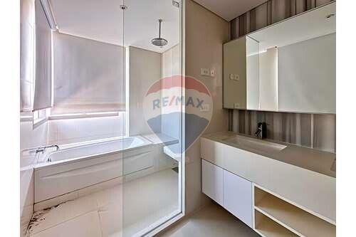 High Floor 2bed Fully Furnitured Unit     "".