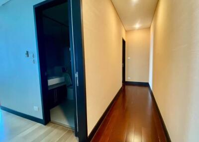 Condo for Rent at The Park Chidlom