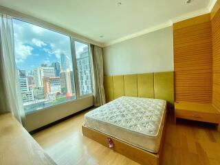 Condo for Rent at The Park Chidlom