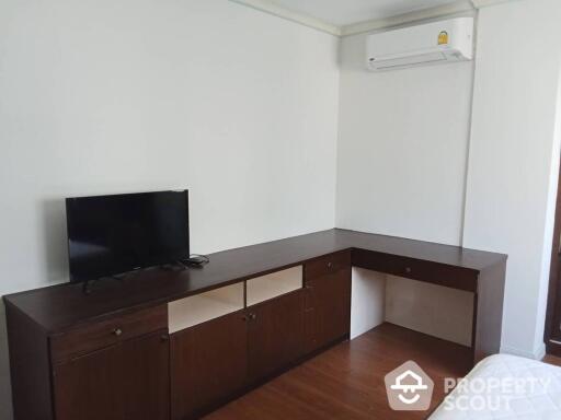 2-BR Condo at Grand Park View Asoke near MRT Sukhumvit