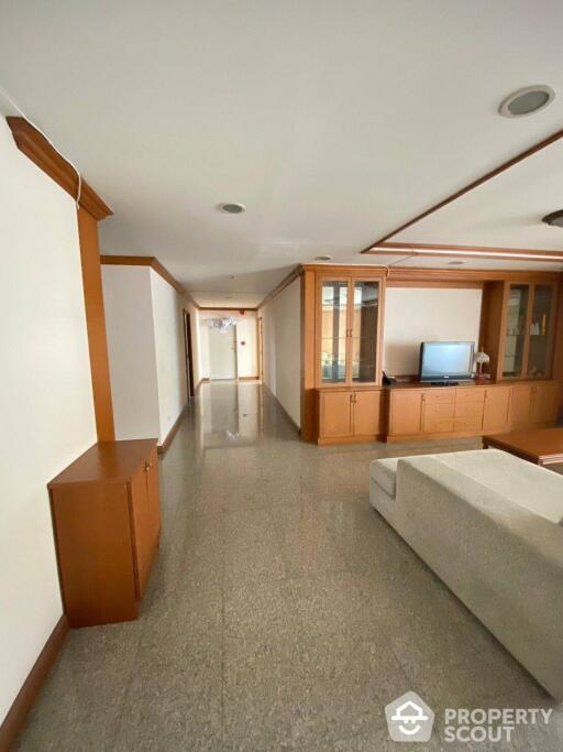 3-BR Apt. near MRT Sukhumvit