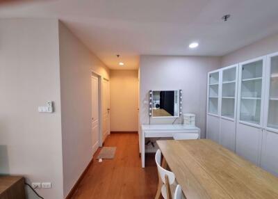 2 bed Condo in Belle Grand Rama 9 Huai Khwang Sub District C019476