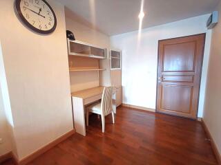 2 bed Condo in The Niche Sukhumvit 49 Khlong Tan Nuea Sub District C012979