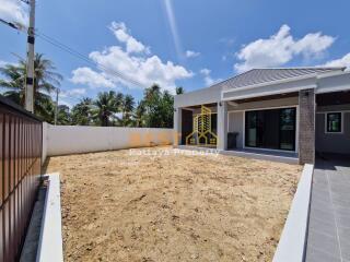 3 Bedrooms Villa / Single House Huay Yai H011779