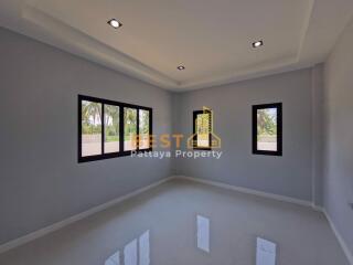 3 Bedrooms Villa / Single House Huay Yai H011779