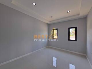 3 Bedrooms Villa / Single House Huay Yai H011779