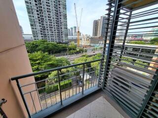 Villa Asoke 1 bedroom duplex condo for rent and sale