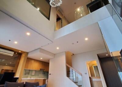 Villa Asoke 1 bedroom duplex condo for rent and sale