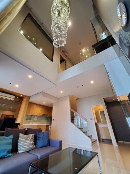 Villa Asoke 1 bedroom duplex condo for rent and sale