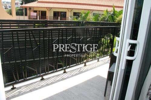 Life Beach Residence – 1 Bed 2 Bath in Pratamnak PC5414