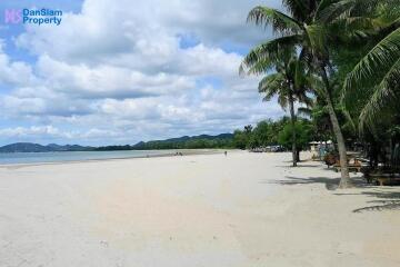 Beach Condo in Hua Hin with Panoramic Sea View