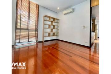 Modern house 3+1 bedrooms with pool in private compound  Sukhumvit 63 near BTS Ekamai.