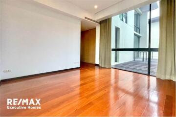 Modern house 3+1 bedrooms with pool in private compound  Sukhumvit 63 near BTS Ekamai.