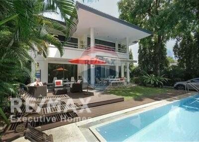Luxury Living: Rent a 4-Bedroom House with Private Pool Today!