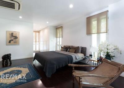 REDUCED 5M Oasis Escape in the heart of Sukhumvit..  5+ bedrooms, 2 houses, and a pool. For Foreigners too!