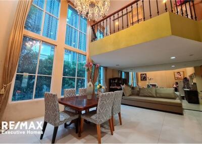 For sale special townhouse 3+1 bedrooms in Baan Klang Krung Thonglor