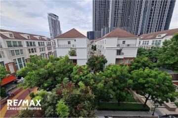 For sale special townhouse 3+1 bedrooms in Baan Klang Krung Thonglor