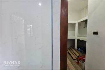 For Rent Brand New Single house 3beds+4 Study room in Sukhumvit 71