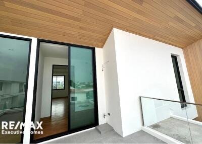 For rent brand new house 3 bedrooms with swimming pool in Sukhumvit 71.