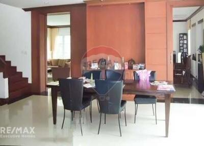 For rent single house - pool villa 4 bedrooms with share pool in secure compound Thonglor
