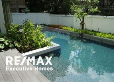For Rent Modern House 4 Bedrooms with private pool in Sukhumvit 31