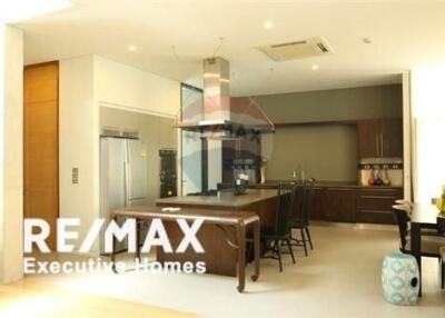 For Rent Modern House 4 Bedrooms with private pool in Sukhumvit 31