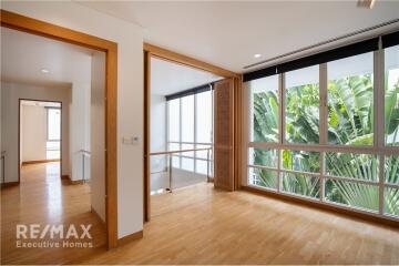 For Rent Single house 5 Bedrooms with pool in private compound  Sathorn